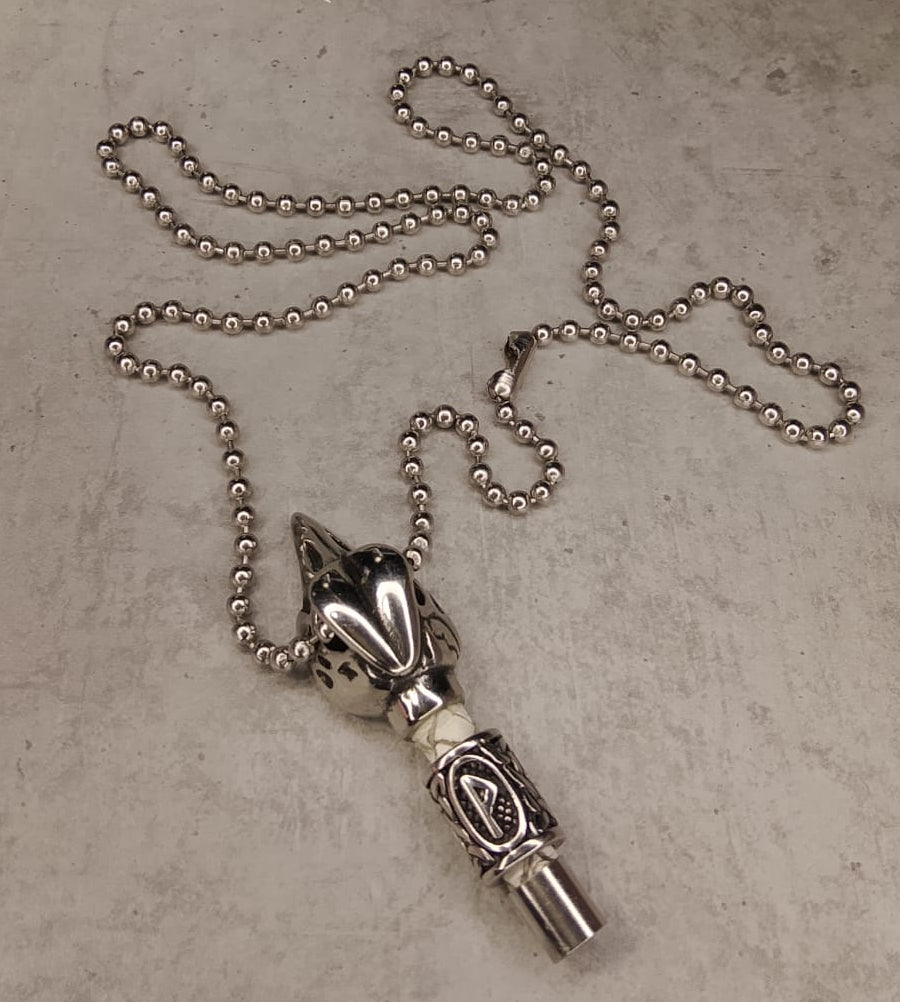 Amulette personnalisée sur une chaîne