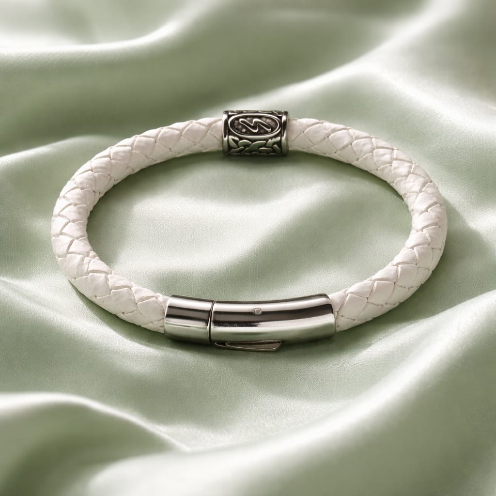 Soulu Rune handcrafted leather bracelet by Mascotsbracelets