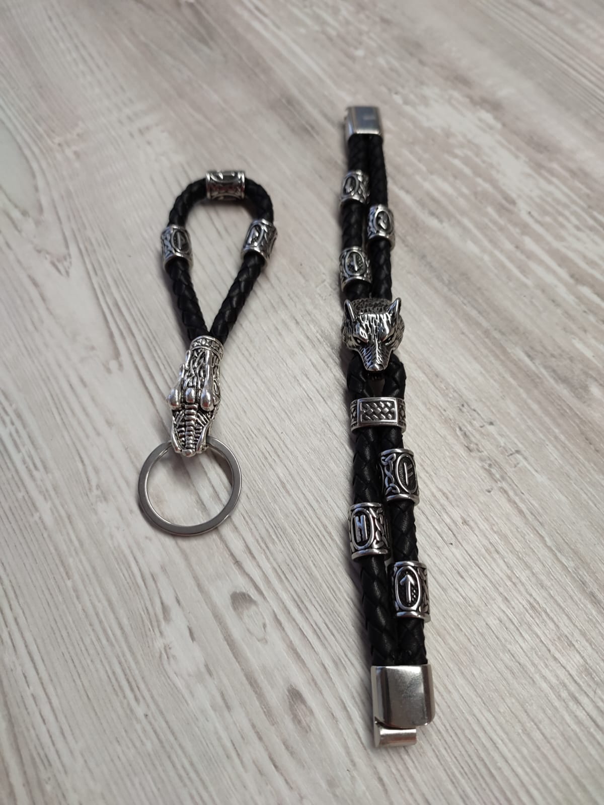 Bracelet Loup personnalisé et porte-clés Dragon